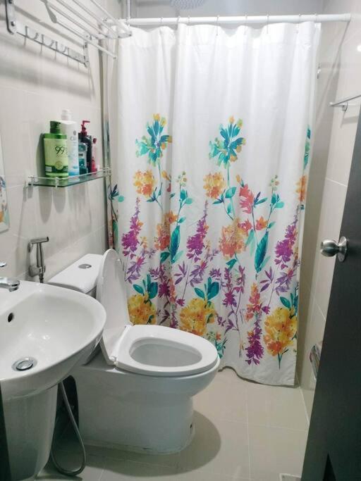 Cubao Manhattanheights U31N Tb, Studio Unit Manila Exteriör bild