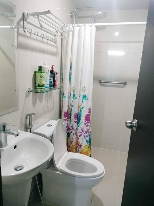 Cubao Manhattanheights U31N Tb, Studio Unit Manila Exteriör bild